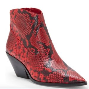 VINCE CAMUTO Jemeila Snake Embossed Bootie 9
